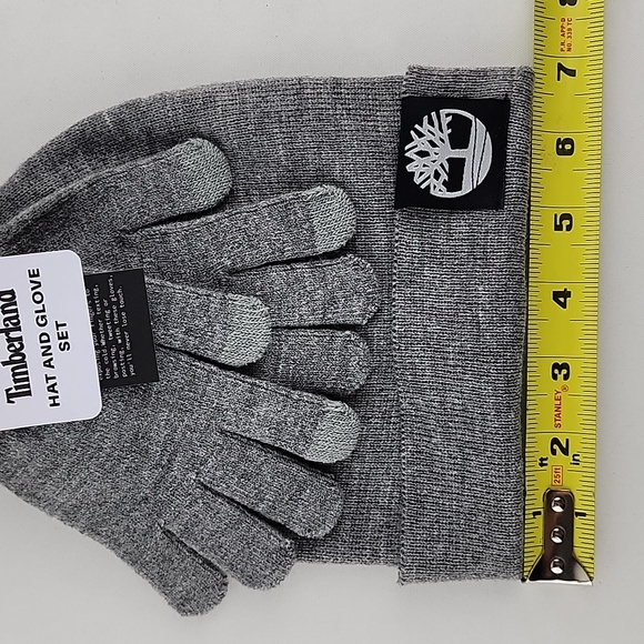 Timberland Youth's Grey Knit Hat & Matching Gloves Touchscreen Set Size 4 - 7 - Picture 7 of 8